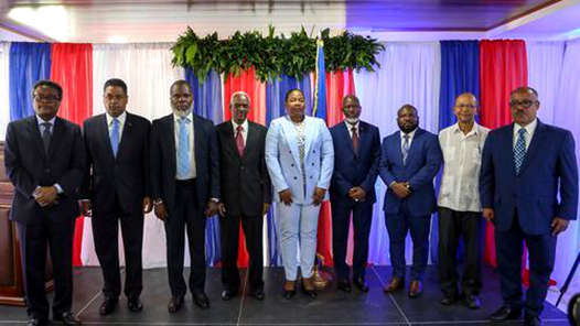 海地过渡总统委员会任命新总理与委员会主席